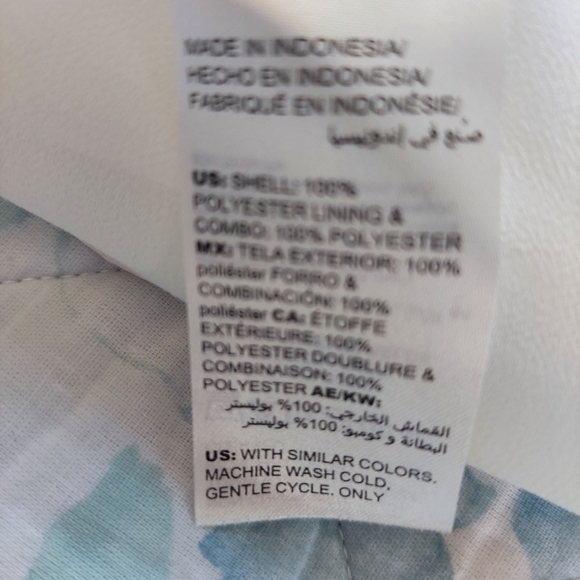 NWT White House Black Market Ivory Contrast Ruffle Blouse 12 Pearl Button Career - Picture 8 of 12